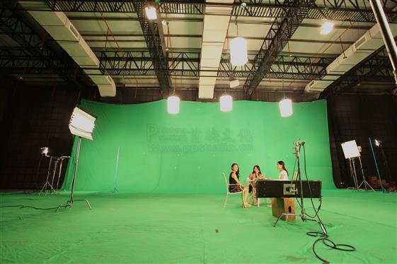 The opening 1000 square meter studio vanke AD shoot